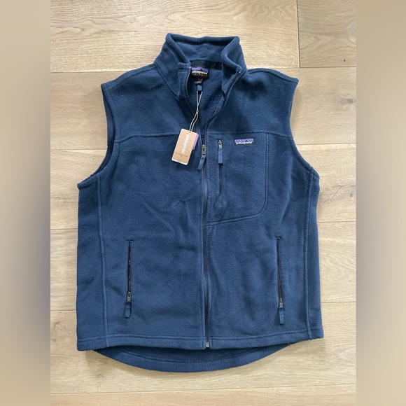 Patagonia men’s synchilla navy fleece vest - size large new with tage (NWT) - Picture 1 of 7
